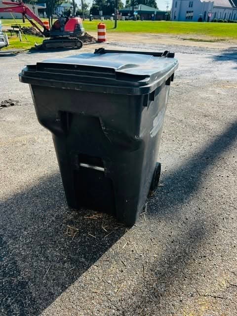 Tuckerman Offers Free Trash Cans to Local Veterans