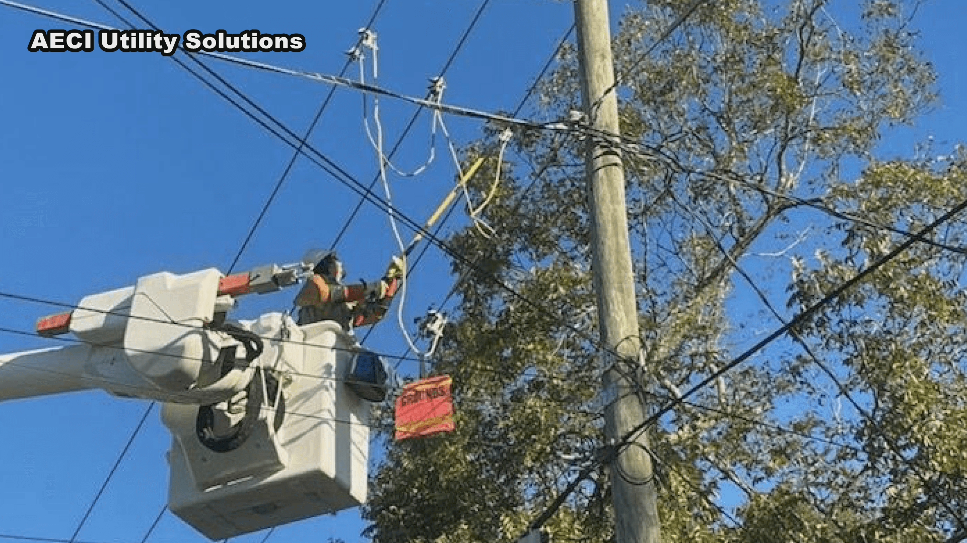 Arkansas Electric Crews Assist in Storm Recovery Across Alabama, Florida