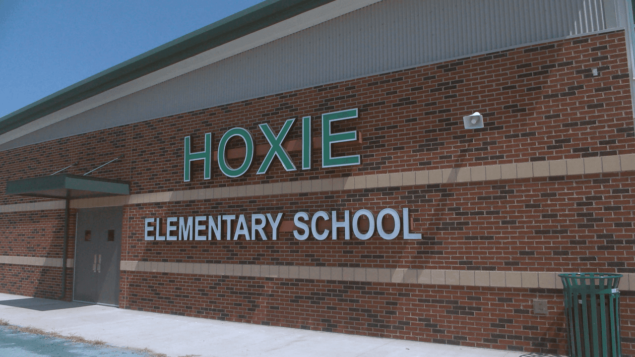 Hoxie Unveils $20 Million Elementary School