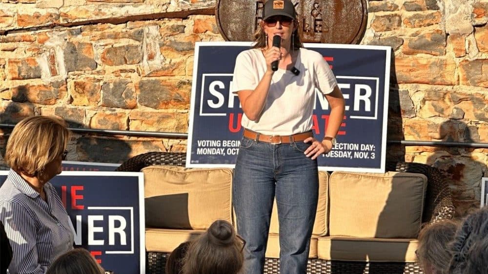 Senate Candidate Shoffner Speaks to Batesville Voters, Highlights Food Insecurity