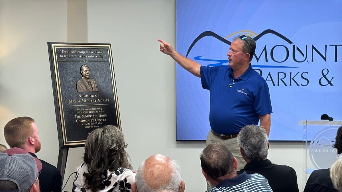 Mountain Home Mayor Honored for Leadership at New Community Center Dedication