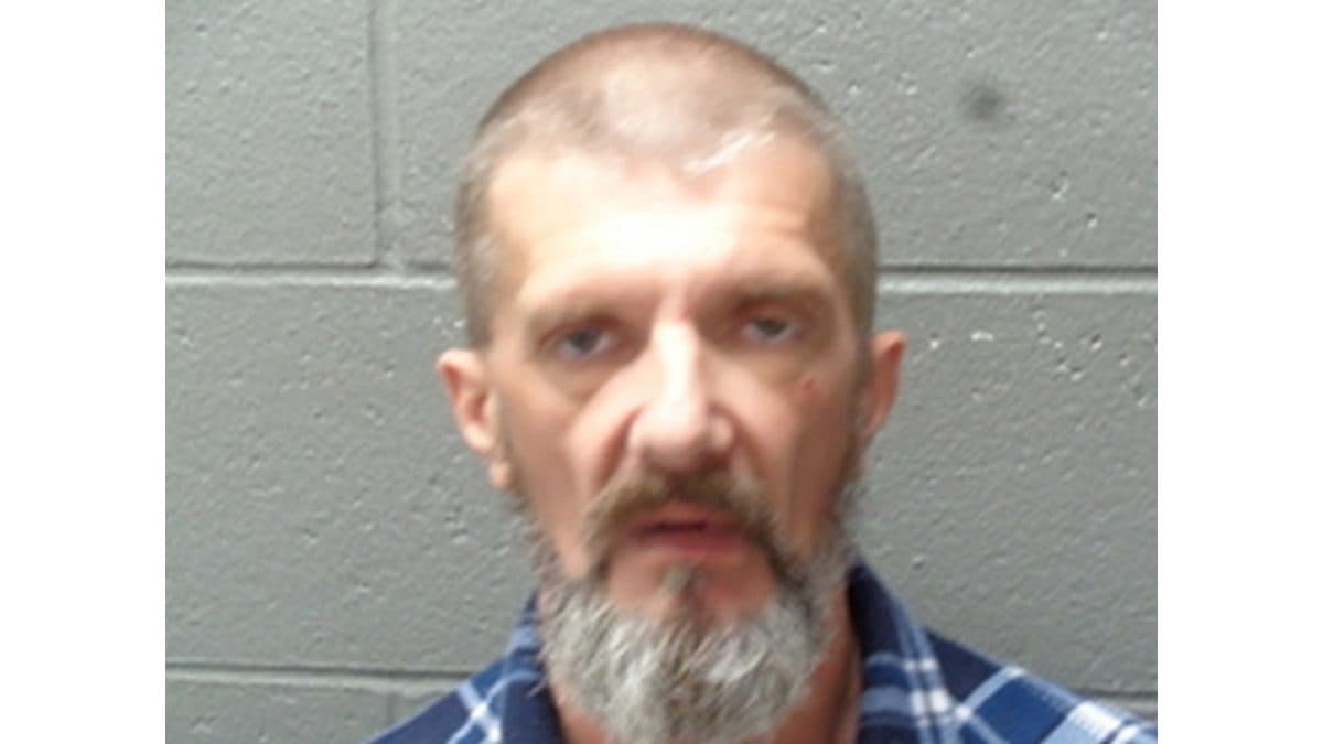 Cave City Man Arrested After Allegedly Breaking Into Car Without Pants