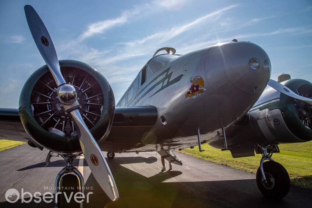 Historic 1942 Beechcraft 'Sweet Pea' Returns to Baxter County Airport for Rides