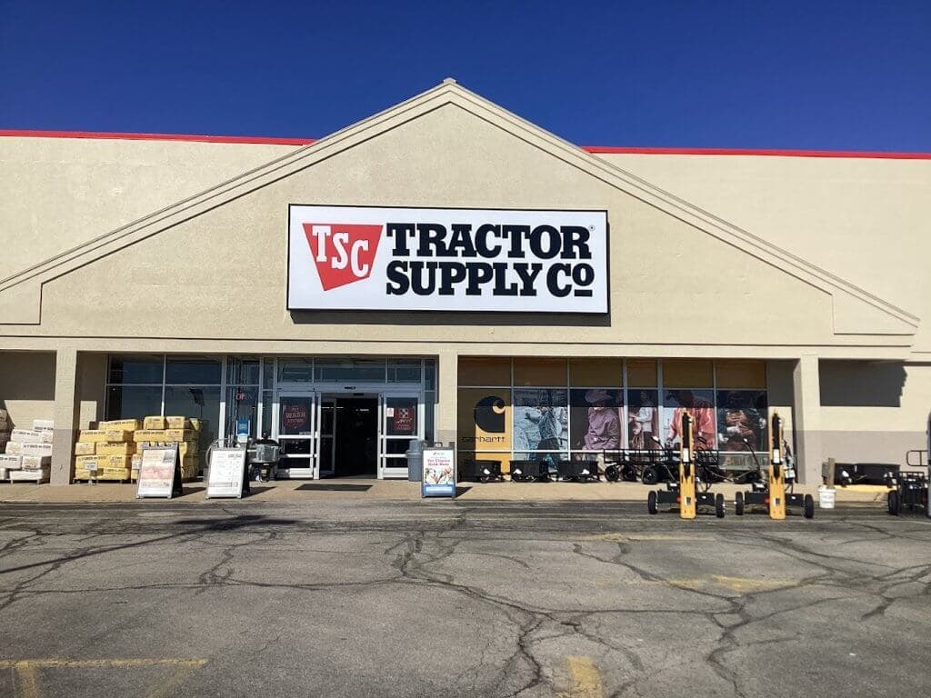 Tractor Supply to Honor Local Heroes, Donate $250 to Mountain Home Police