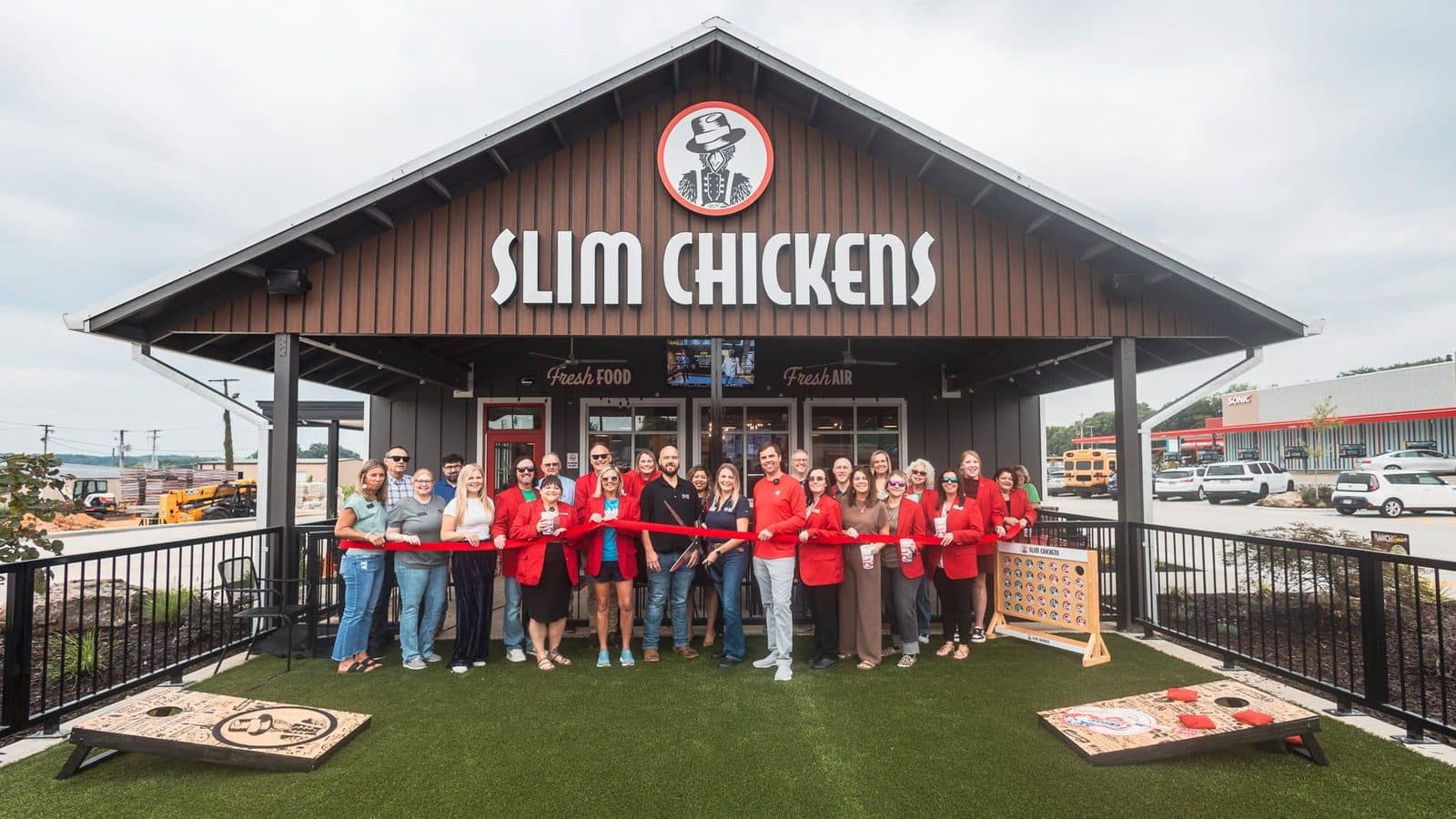 Slim Chickens Opens in Batesville with Chamber Ribbon Cutting